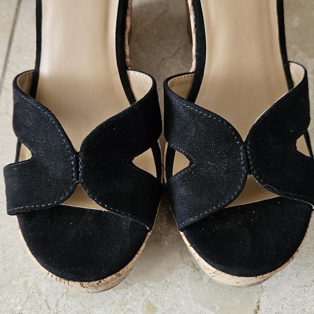 Material Girl Wedge - Picture 2 of 9